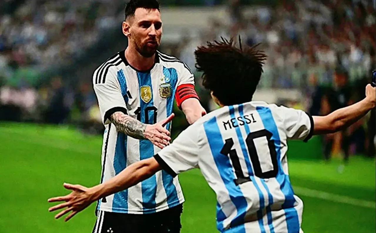 拥抱梅西的少年原视频,追风少年阿根廷梅西