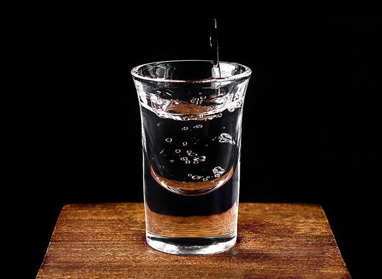 几块钱的茅台敢不敢喝,直播卖茅台五粮液的套路