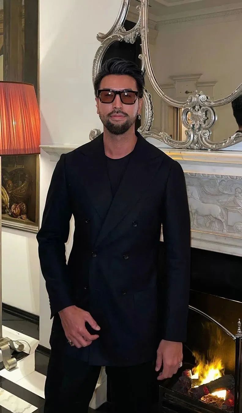 香港富豪上千万买的车,香港富商24辆劳斯莱斯