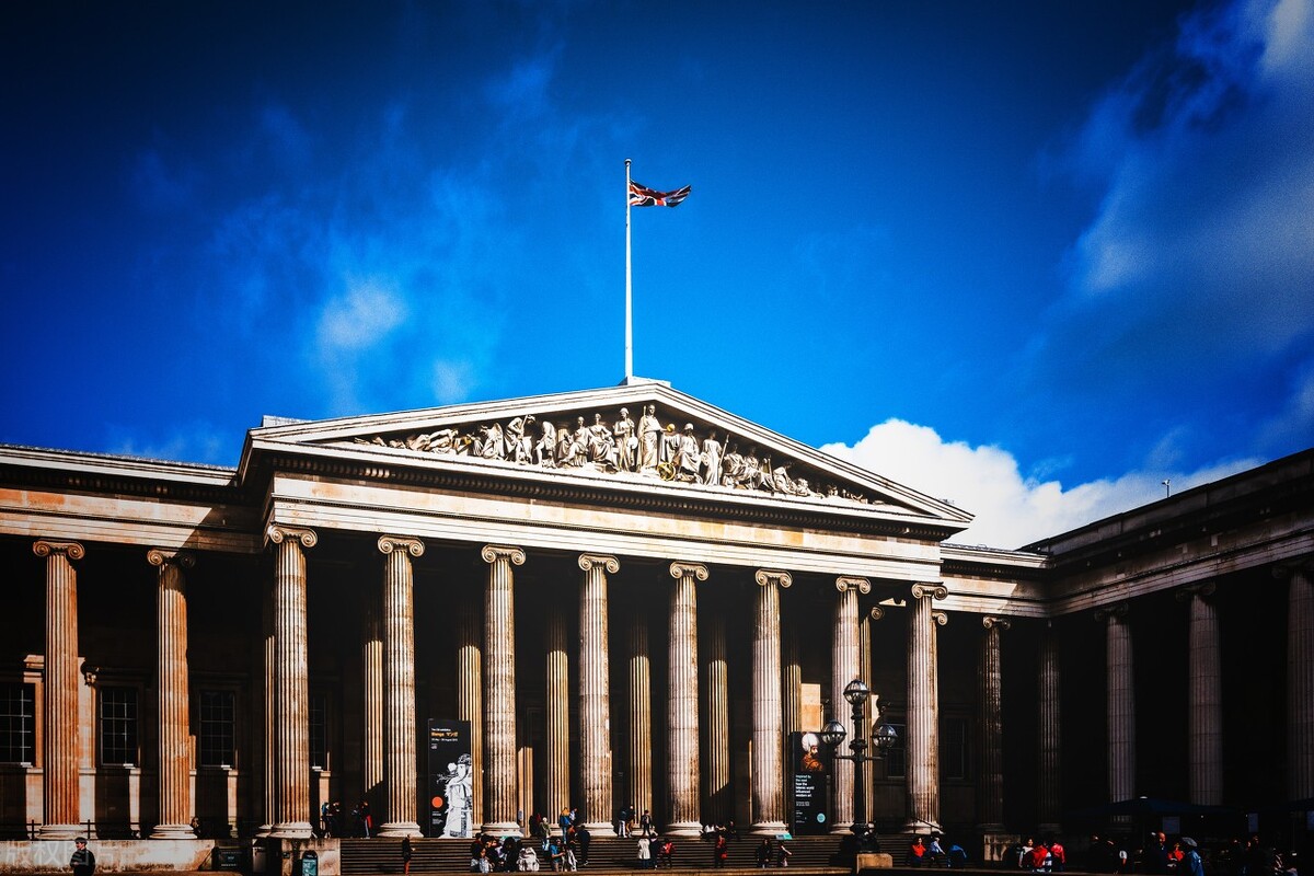 大英博物馆1000件瓷器,大英博物馆有800多万件藏品的英文