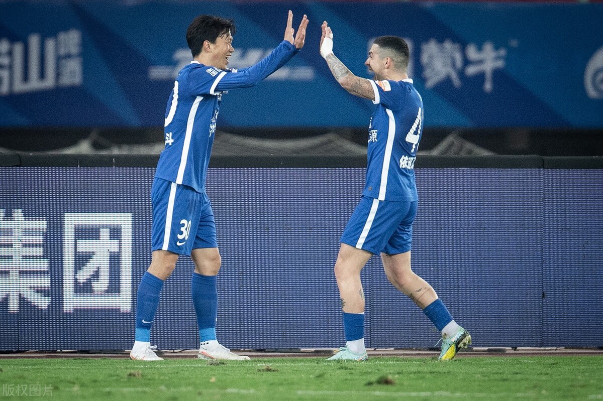 谢鹏飞最近中超数据,谢鹏飞任意球破门中超