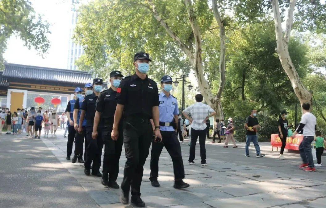 守护平安稳定我们在行动,国庆中秋长假全市治安稳定