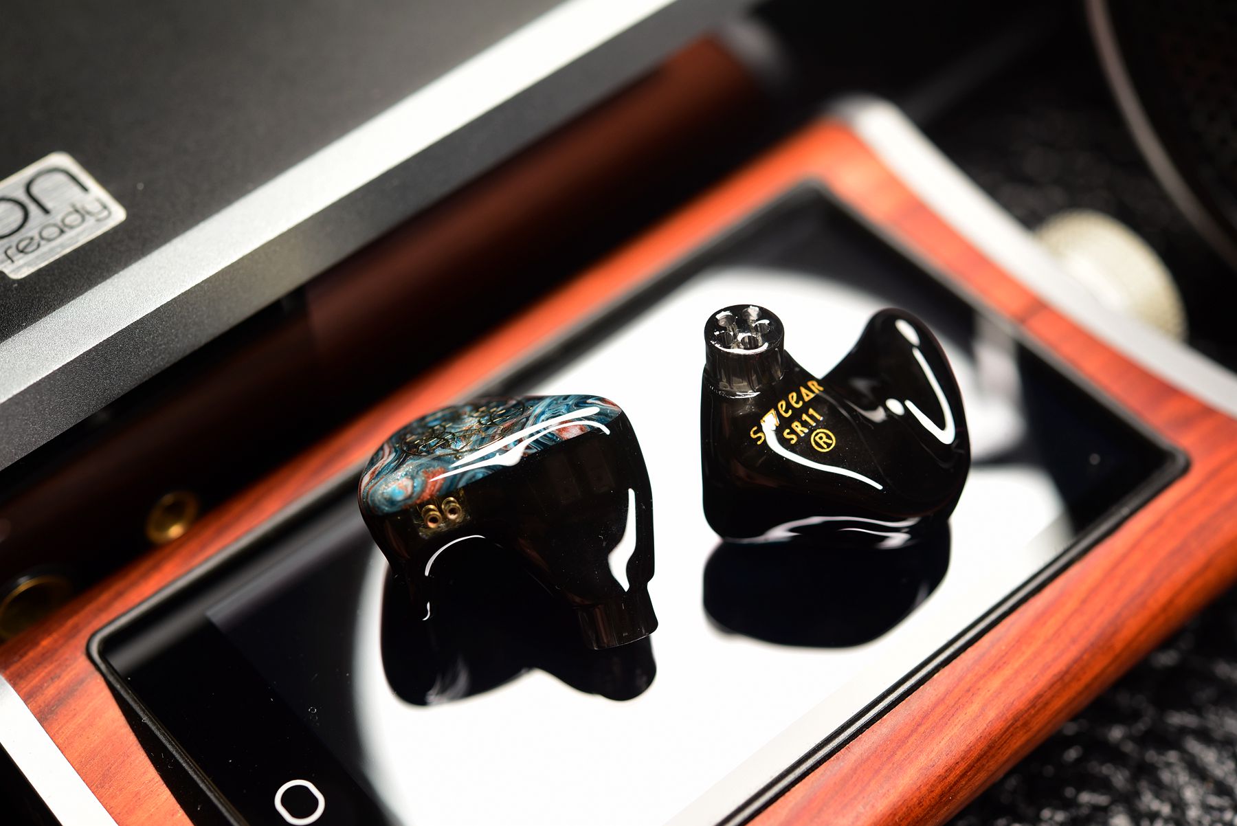 没想到香港本土还有高端耳机，11单元让人有退烧的冲动