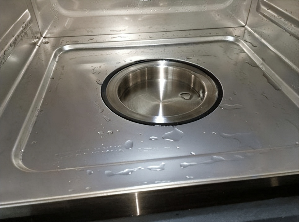 蒸烤箱一体机与微波炉哪个实用些,蒸烤箱一体机台式和嵌入式哪种好