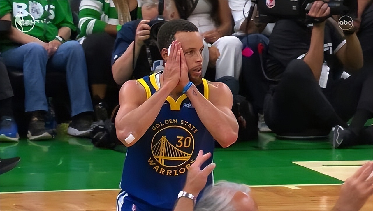 库里晚安庆祝动作2k,库里晚安baby庆祝动作