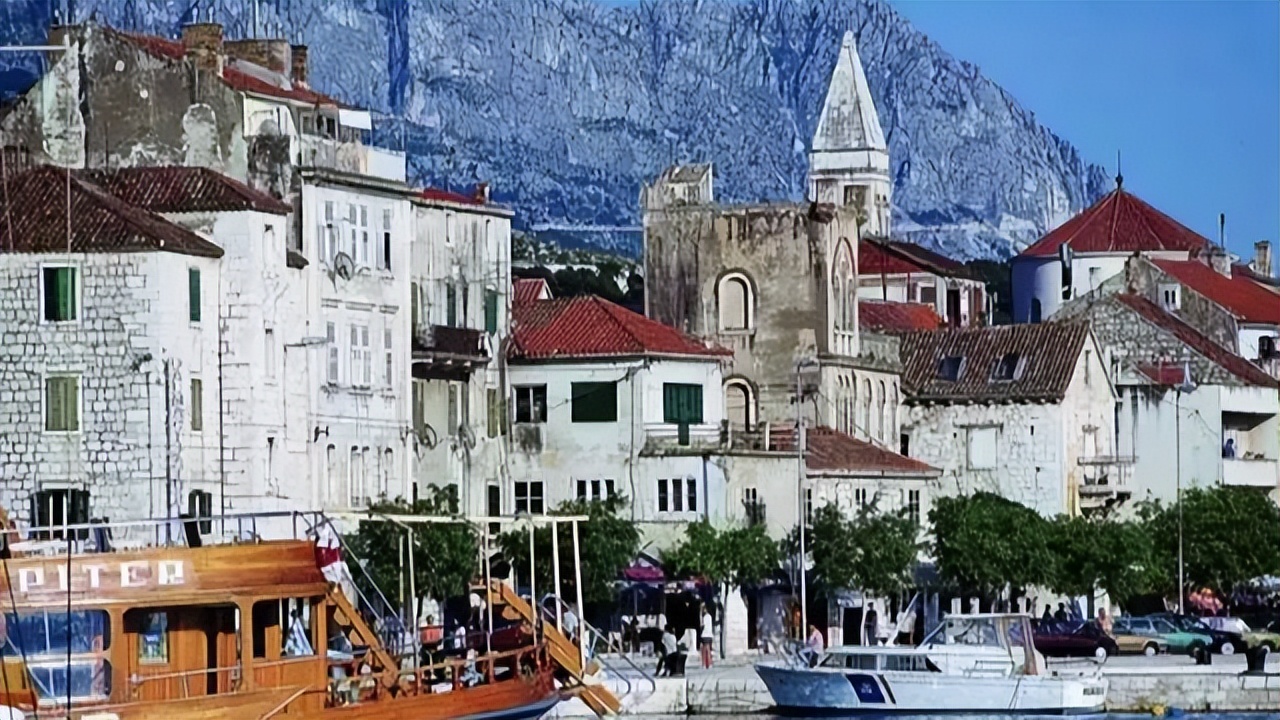 世界足球强国，有地球之眼、海景沙滩、城堡宫殿，中国九寨沟美景