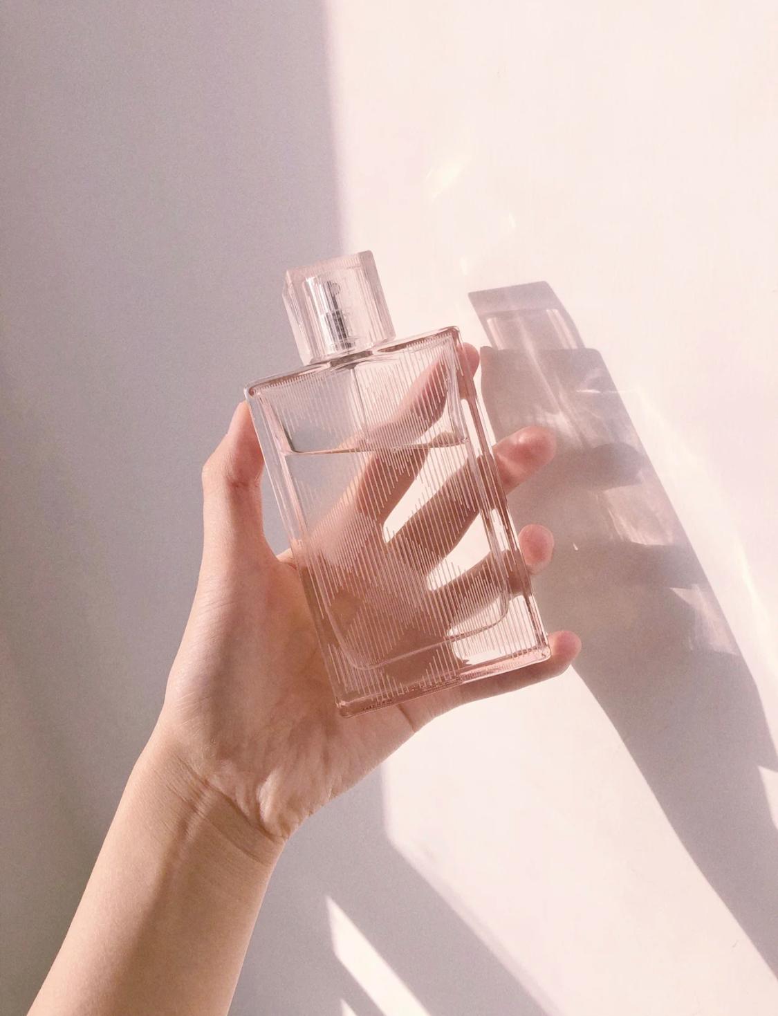 真正精致的女人，开春一定要有一瓶“钓系香”，散发浓浓女神气质