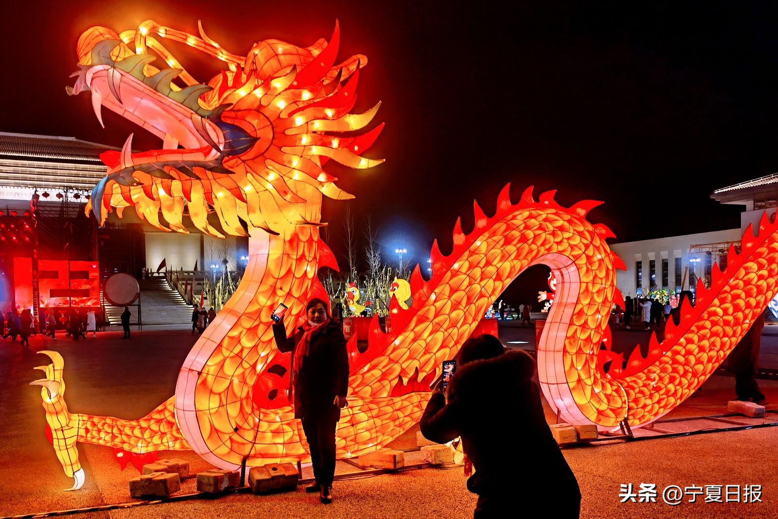 创意花灯照新年,花灯绚丽璀璨流光溢彩让人醉