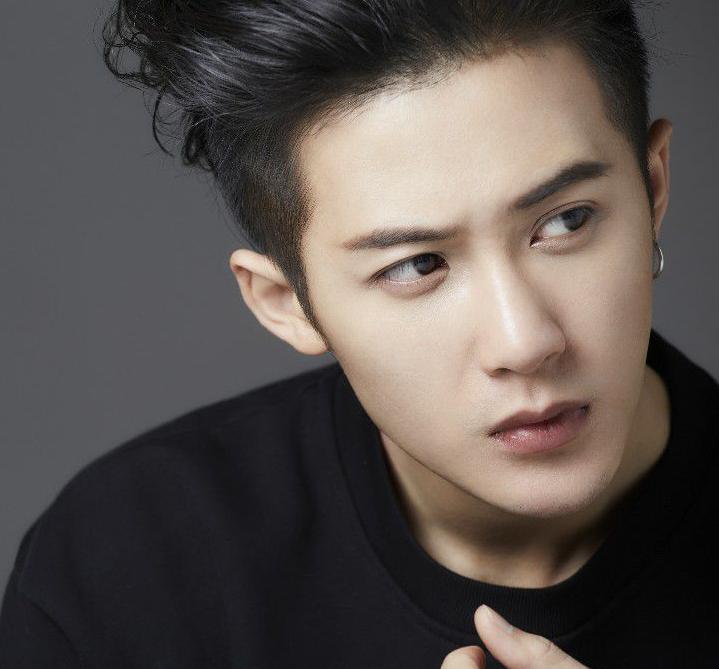 檀健次学迈克尔杰克逊顶胯,檀健次偶像是迈克尔杰克逊吗