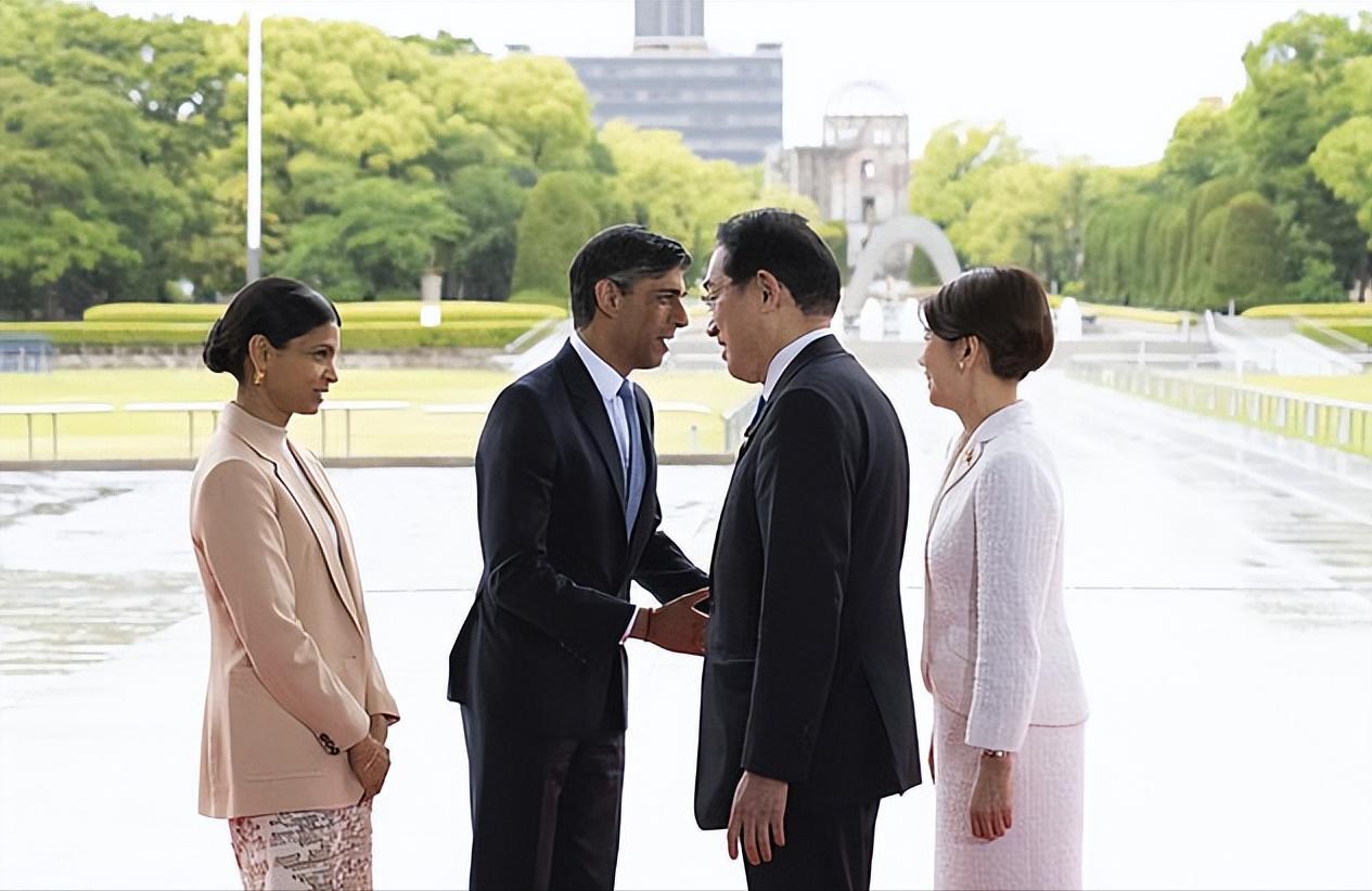 太太团在广岛G7放大招了！吉尔换成紫裙好高贵，日本夫人蓝裙翻车