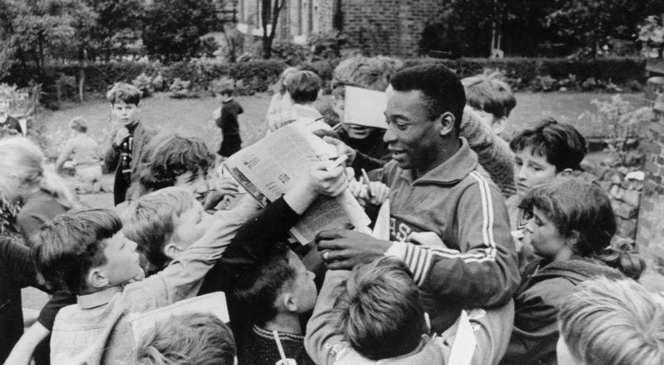 巴西传奇后卫去世,巴西球王贝利个人资料简介