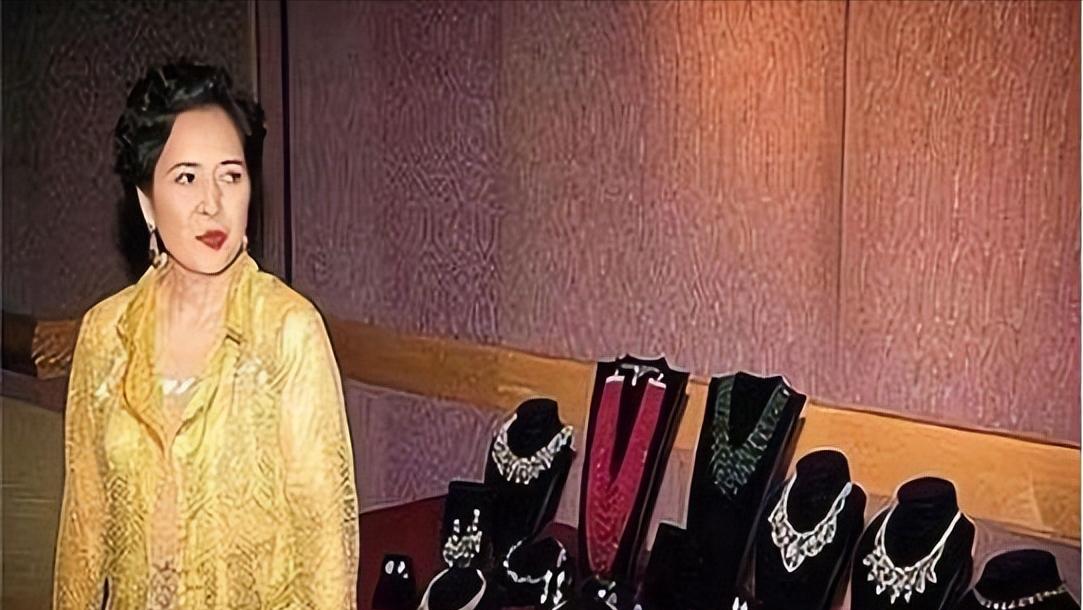 一顿饭花掉一百万完整版,一顿饭把百亿富婆骗到手