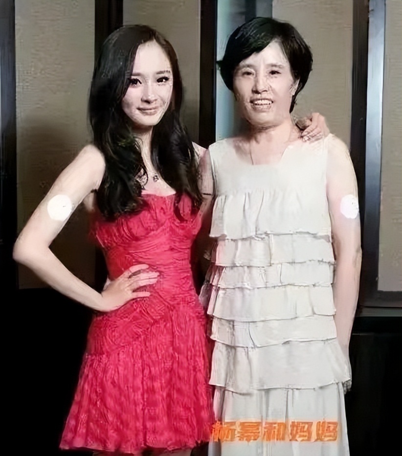 杨幂和妈妈照片,杨幂和妈妈的最新合影照