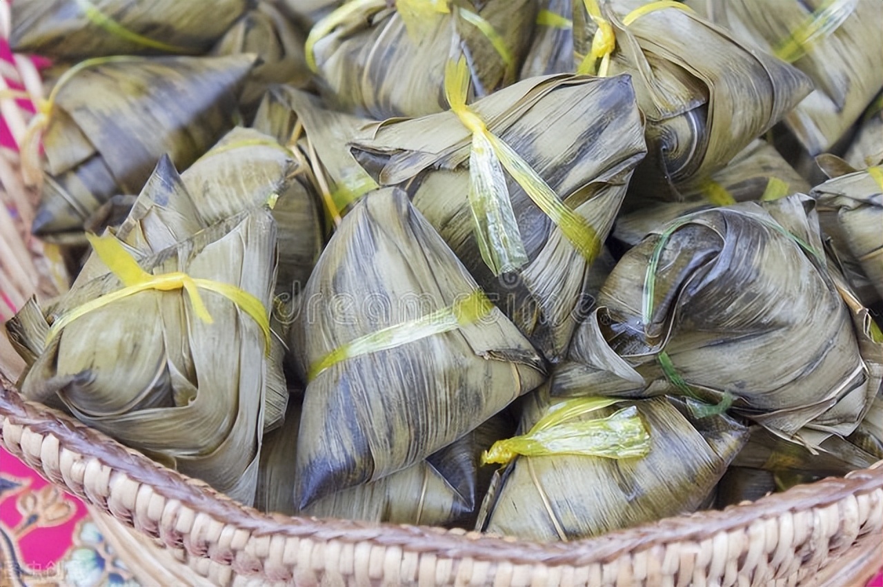 为什么自己煮的粽子不好吃？水里多放2样，清香四溢，更软糯可口