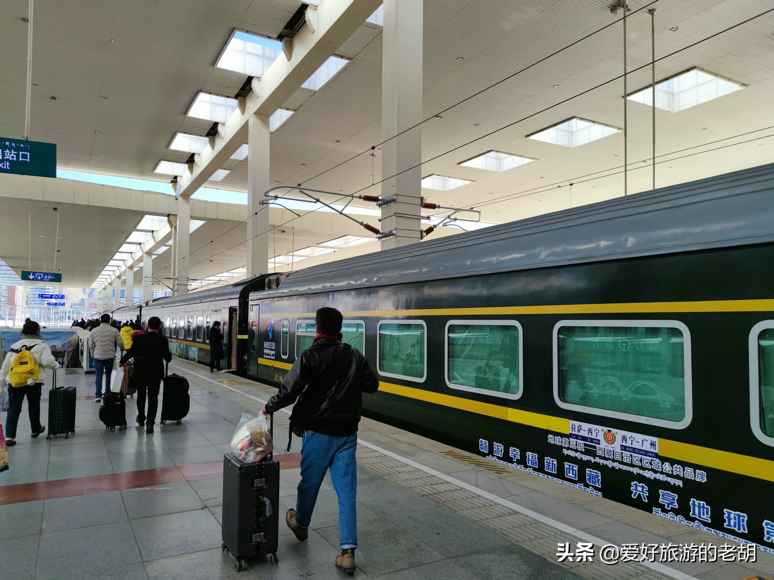 坐火车旅行最美线路来回,乘坐火车记录沿途风景