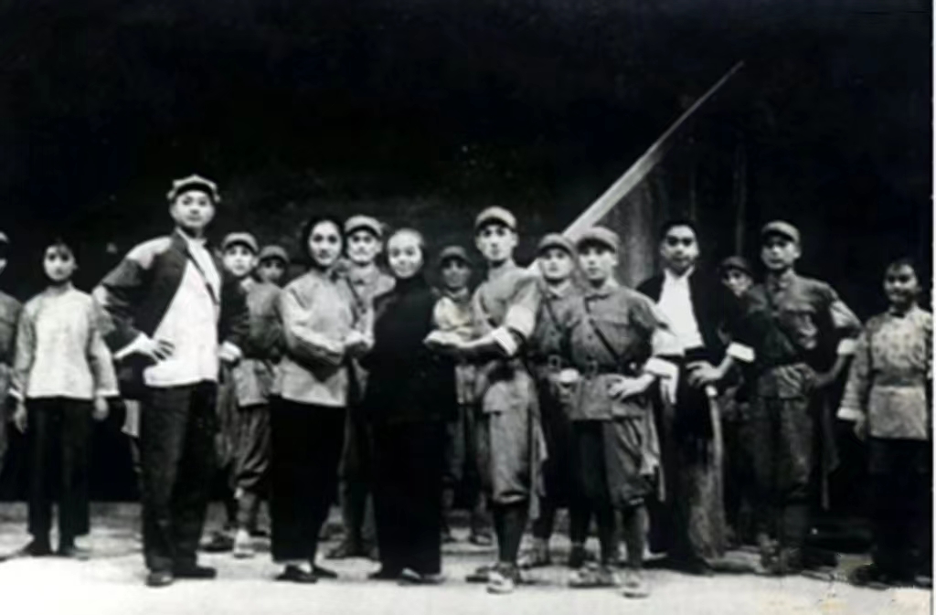 简论新时期军队基层文化工作,部队基层文化活动