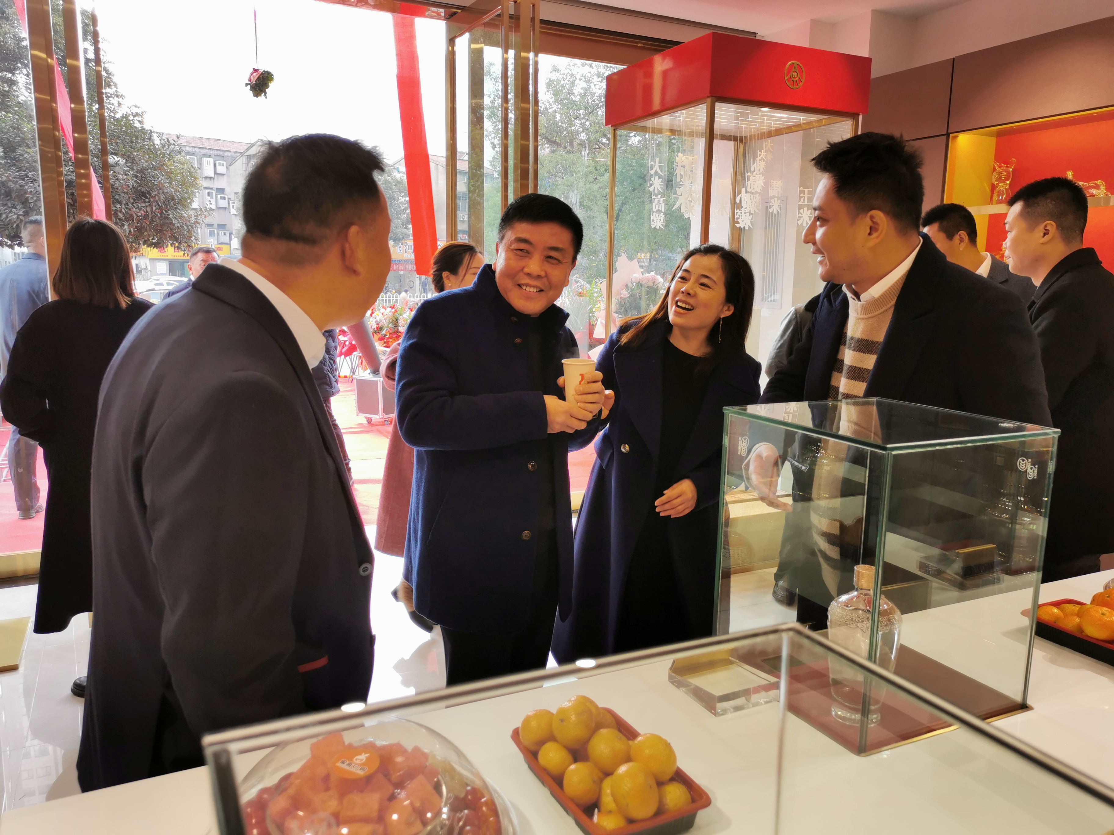 焕新升级骏业日新！“五粮液襄阳旗舰店”盛大开业