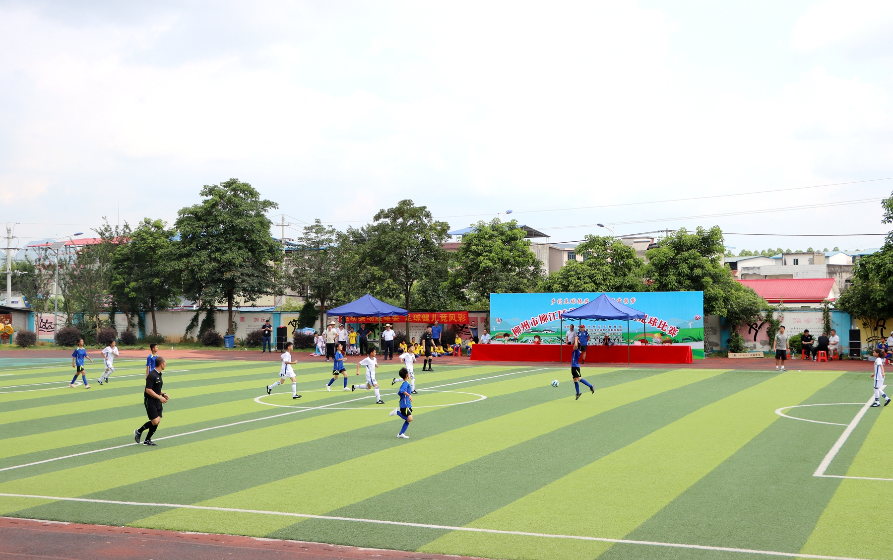 逐梦杯足球比赛小学,小学足球联赛开幕报道