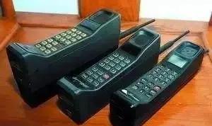 你可还记得黑白电视机上的彩色贴膜？回顾一些八九十年代生活用品