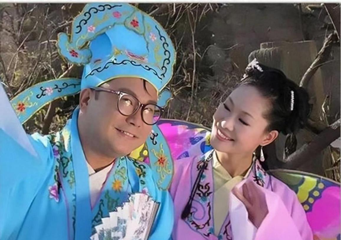 “纤夫哥”的跌宕人生：从春晚到牢狱，再到娶小娇妻