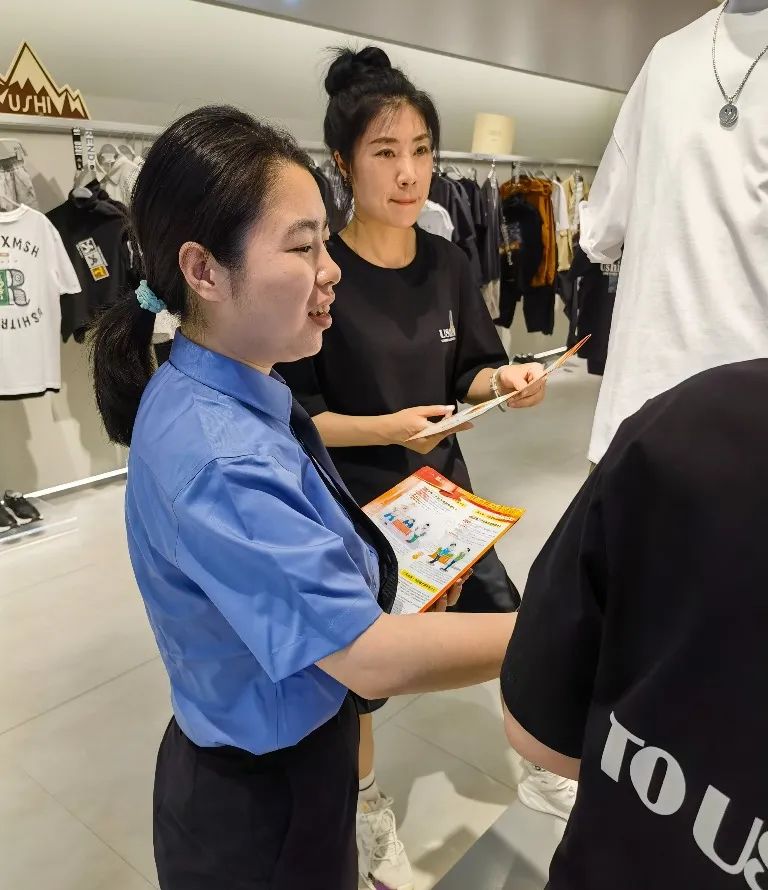 让民法典走到群众身边——文圣区人民检察院开展“美好生活·民法典相伴”普法宣传活动