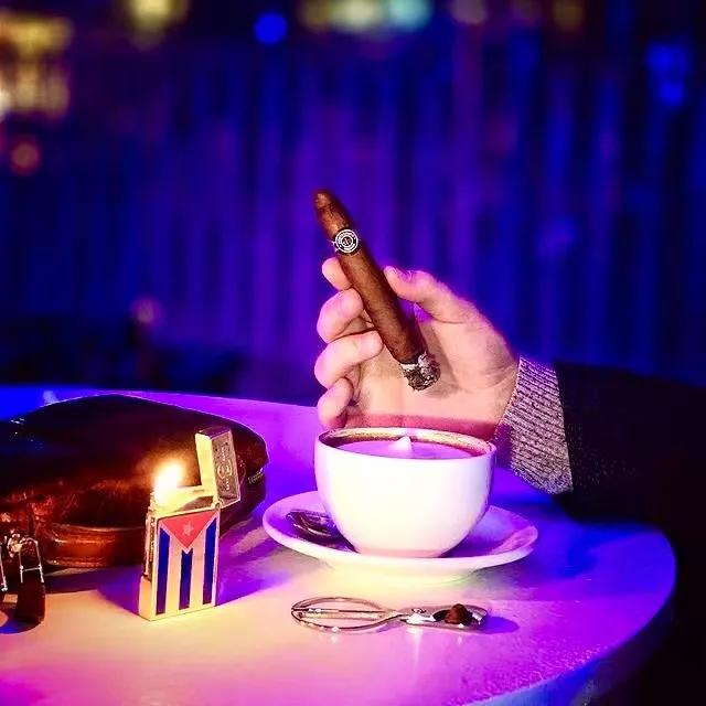 都彭打火机红色中国漆全部款式 (都彭打火机哪些是双火焰的)