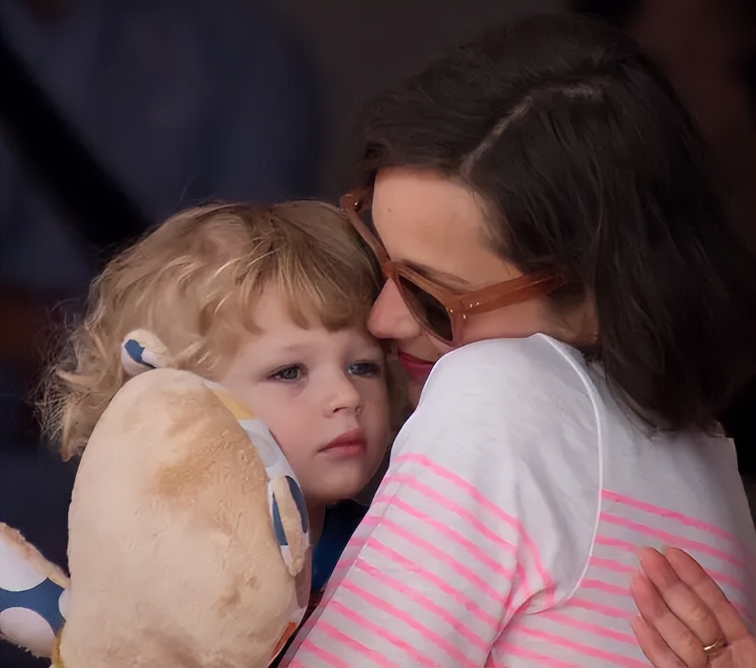 玛丽昂·歌迪亚：美丽且不失性感的她，推动了法国电影的发展