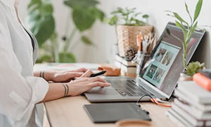 美国琼斯国际大学硕士博士金融学博士，国内首家！UKNARIC国际专