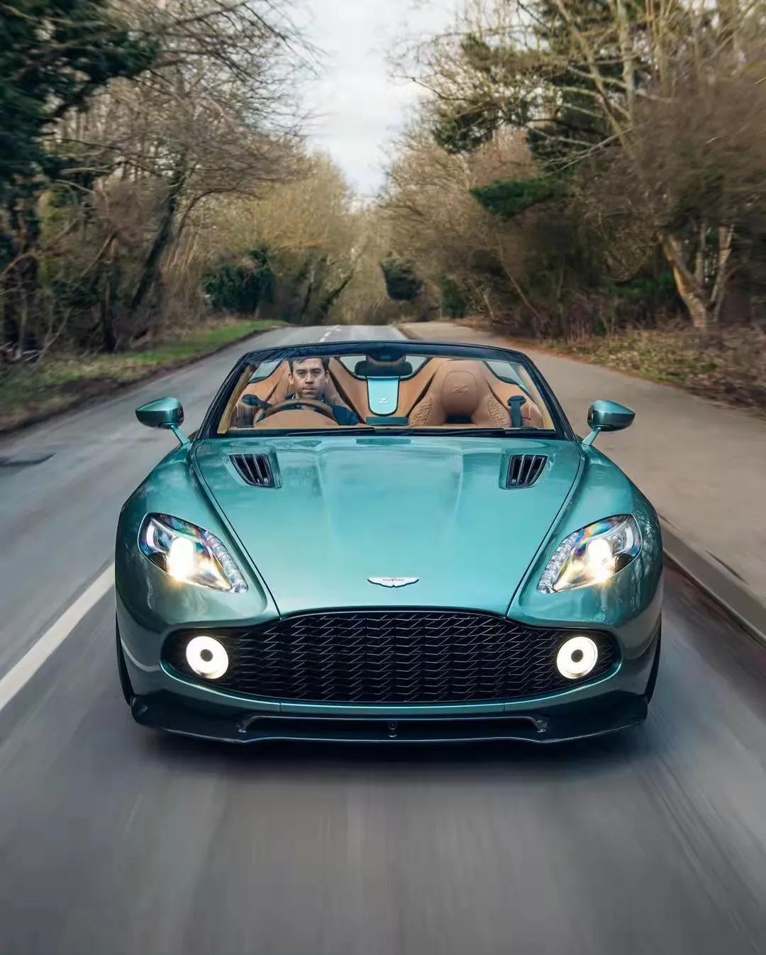 阿斯顿马丁敞篷跑车100万,阿斯顿马丁第一款混合动力超跑