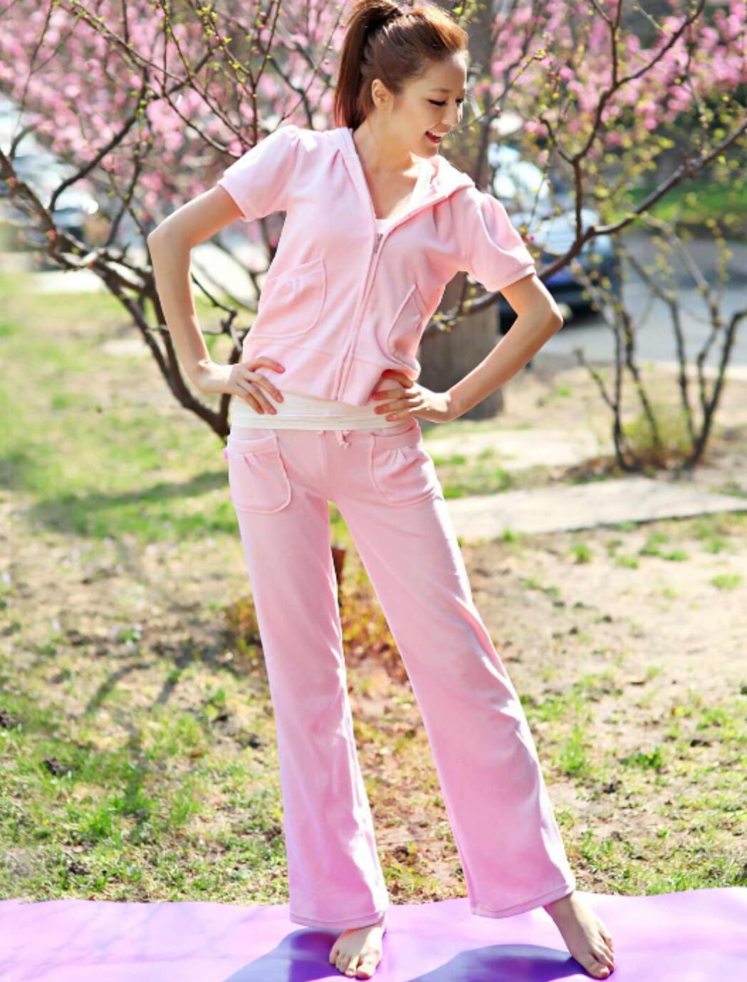 粉色裤子和什么颜色最搭配,粉色裤子怎么搭配最高级