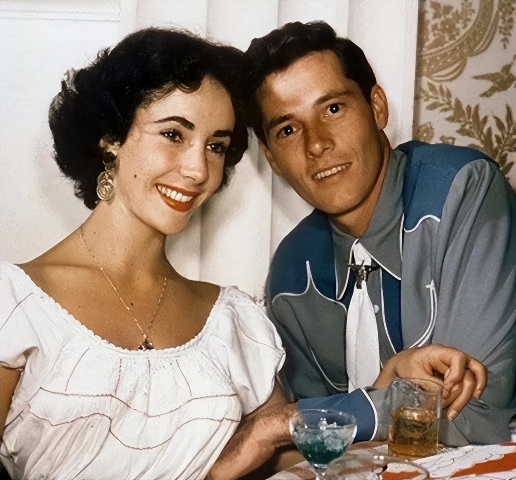 伊丽莎白泰勒从年轻到老的变化,伊丽莎白泰勒美貌