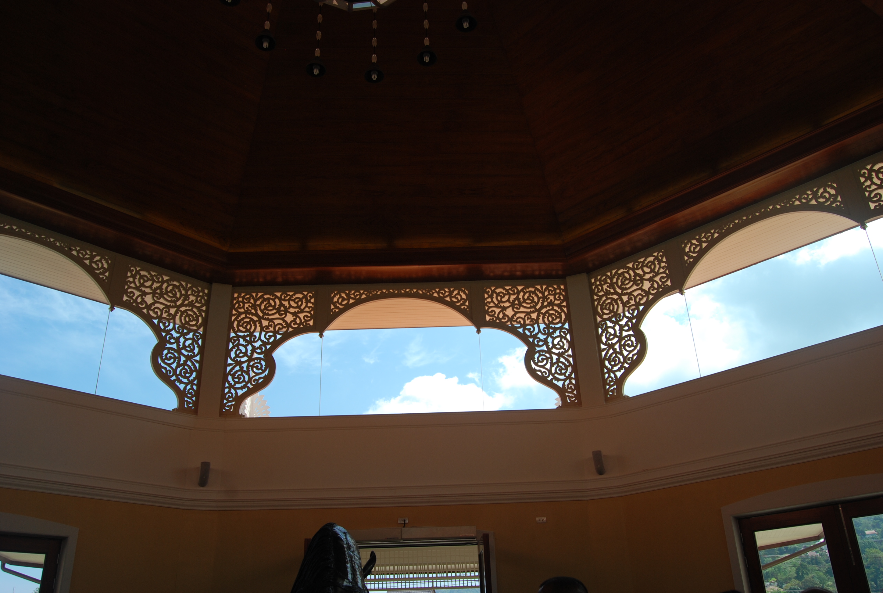 泰国三亚旅游对比,三亚和泰国旅游选择哪里