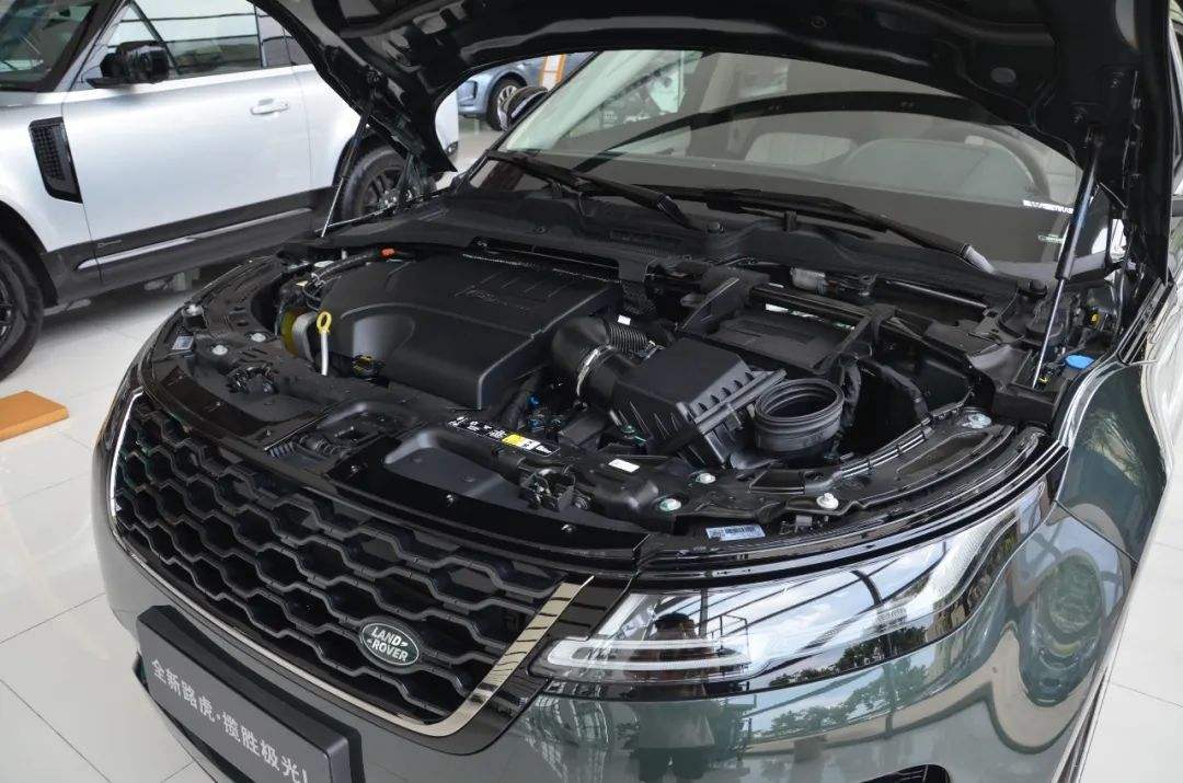 试驾全新路虎揽胜极光奢华版,细说路虎揽胜极光