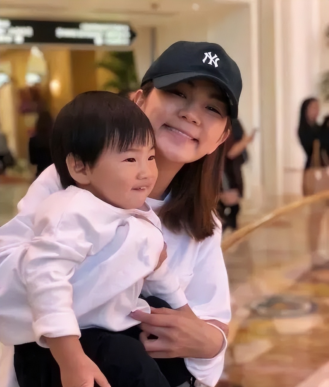 艺人的产床上遮盖了多少的秘密