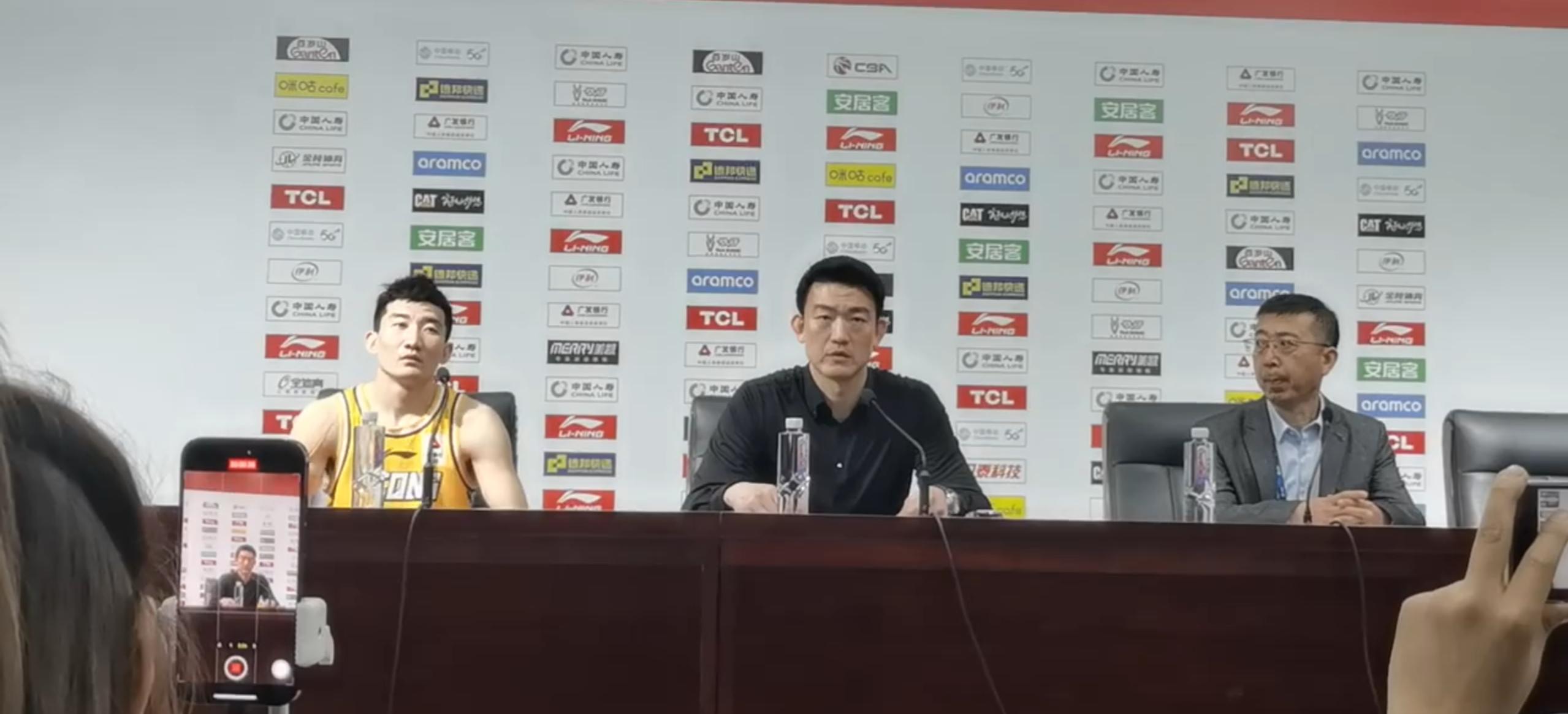 广厦裁判被质疑,广厦外援骂裁判完整版