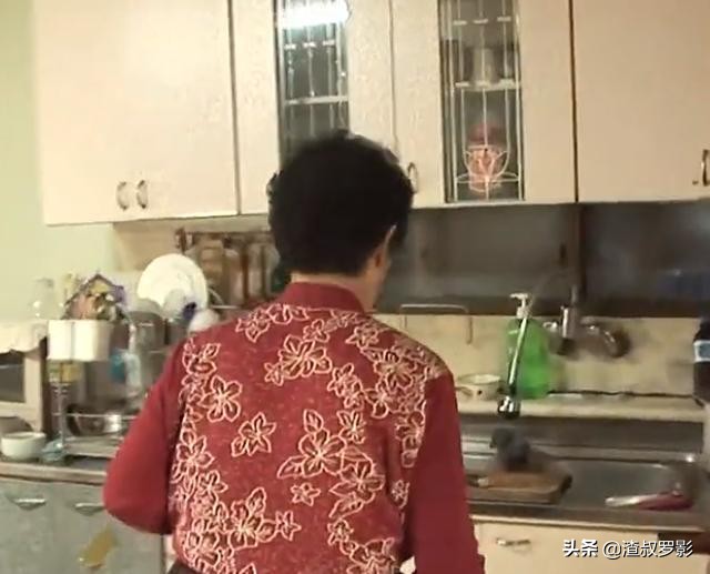 韩国老人吃洗洁精,韩国吃洗洁精的老奶奶