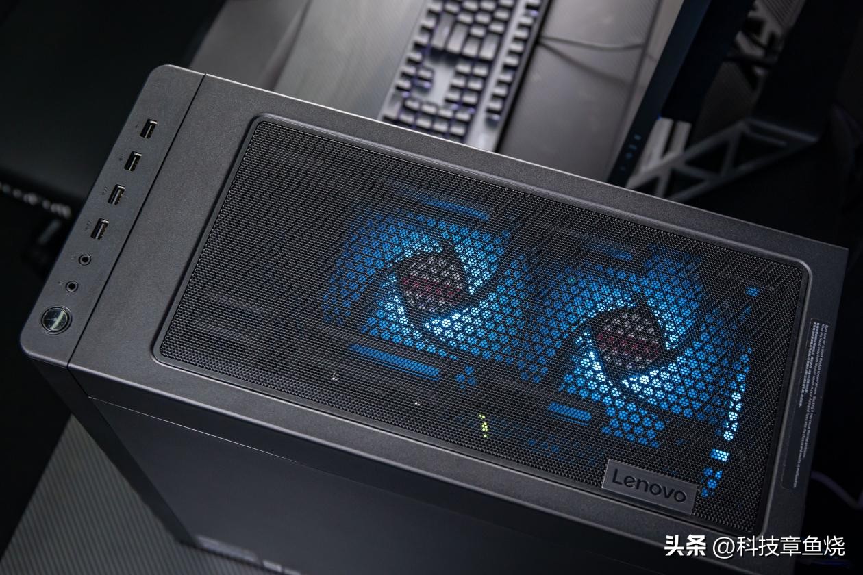 拯救者刃9000k主机评测,拯救者刃7000k和9000k的区别