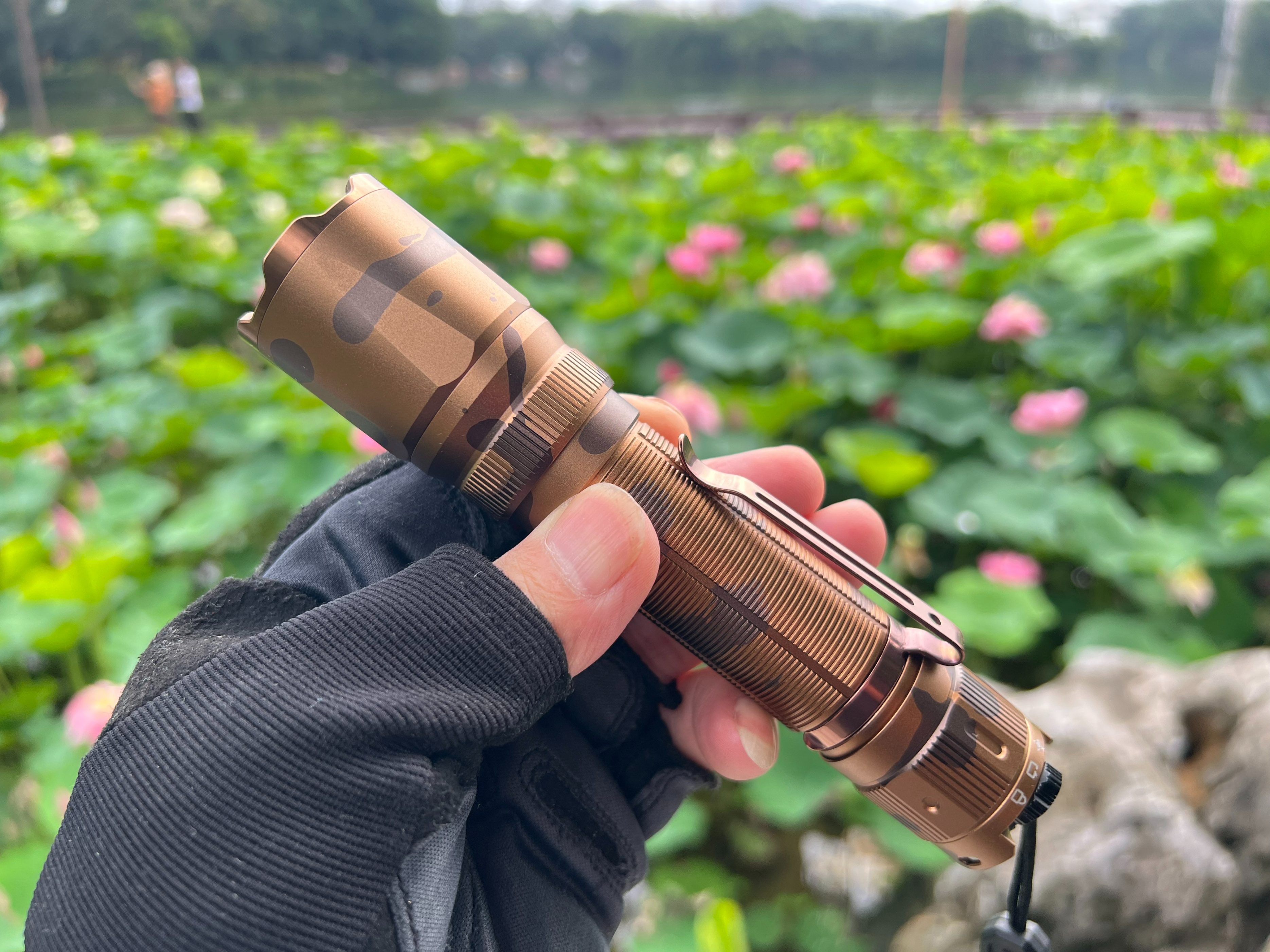 fenixtk22手电评测,fenixtk20uev2.0战术手电