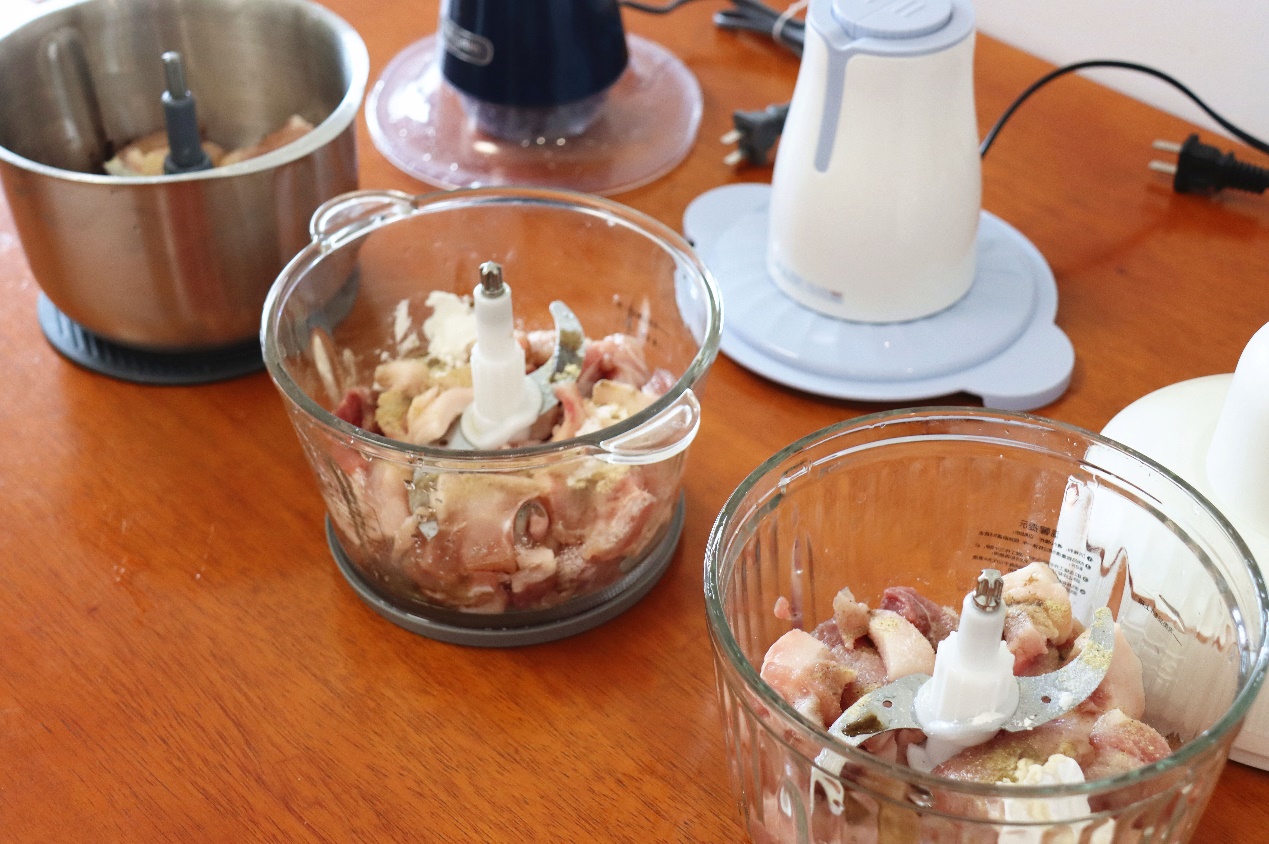 几十元到两百元的绞肉机差在哪,实惠好用绞肉机推荐哪个牌子