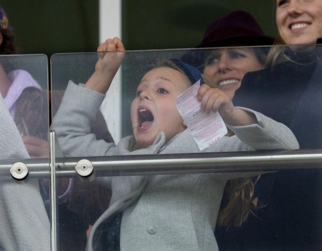 英国王室乔治小王子出巡萌样曝光,英国王室乔治小王子可爱