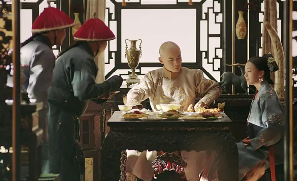 89岁驾崩的乾隆，究竟有多恐怖？再多活4年，能见到末代皇帝一辈