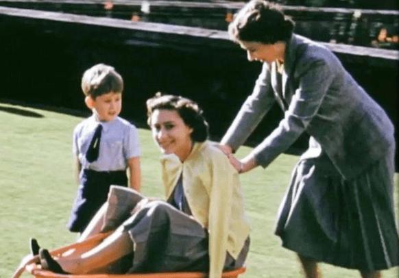 查尔斯怀念菲利普亲王,英国国王查尔斯悼念父亲