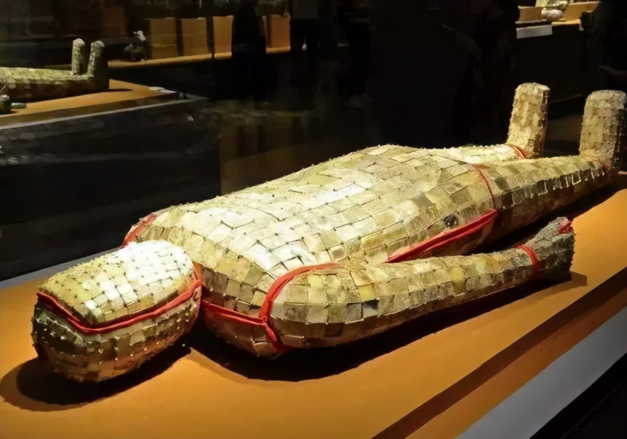 花2万伪造金缕玉衣专家称价值24亿,伪造的金缕玉衣从银行骗贷67亿