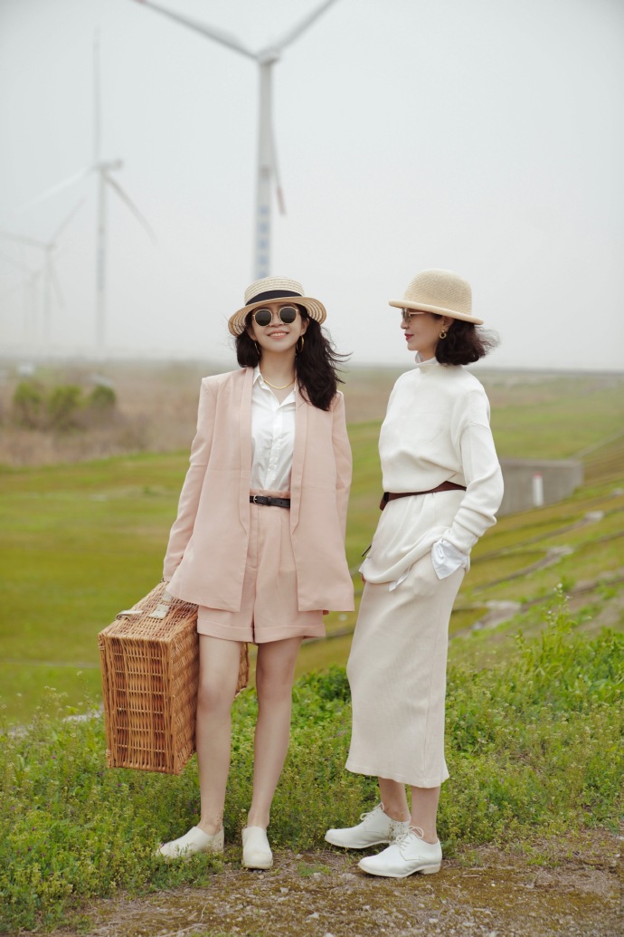 终于明白经典款的穿搭精髓,必须get的同色系穿搭高级永不过时