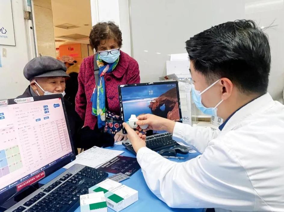 基于“伏邪学说”，探讨中医对慢性萎缩性胃炎的治疗方法