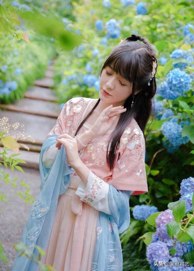 徐娇成年照 (徐娇假小子模样大变化)