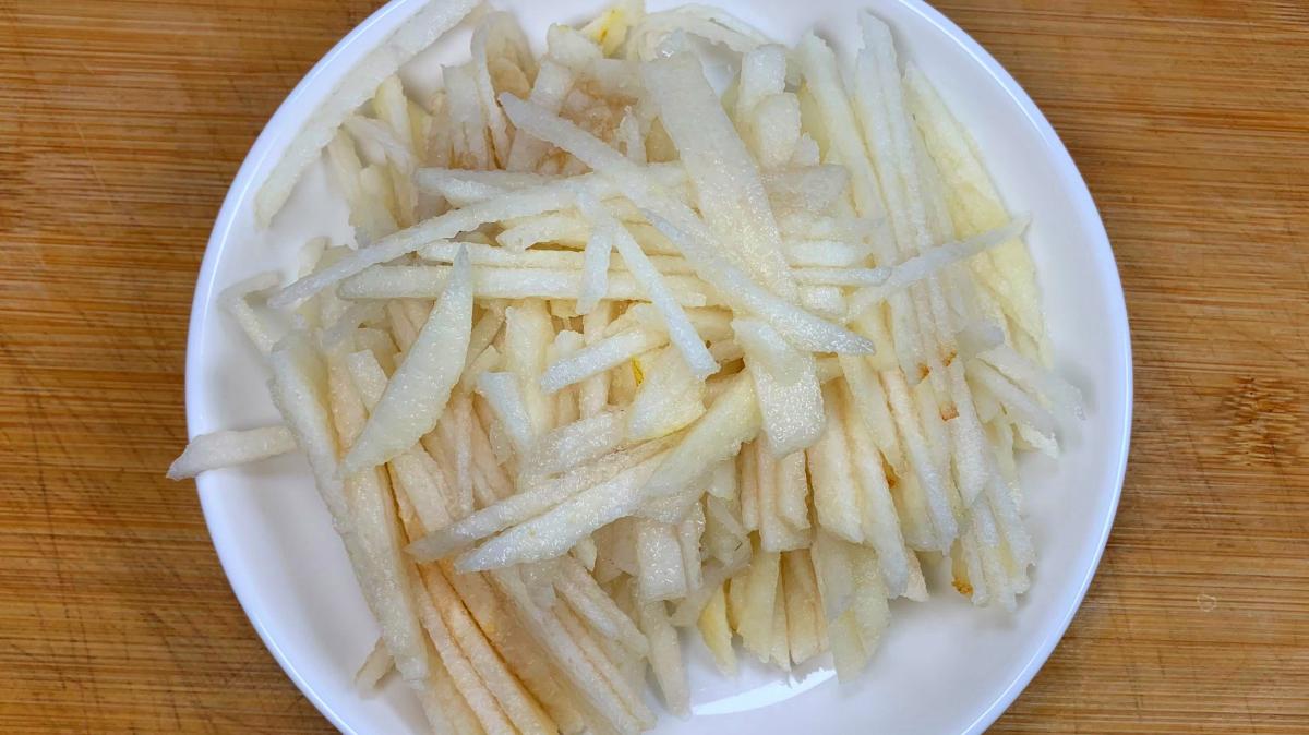 咳嗽最怕这个汤5块钱煮一锅,咳嗽最怕三种水润肺止咳转阴