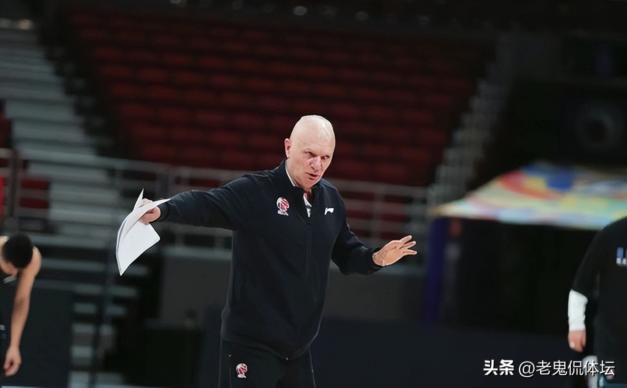 名记称湖人休赛期可能找新主教练,名记爆料湖人悍将