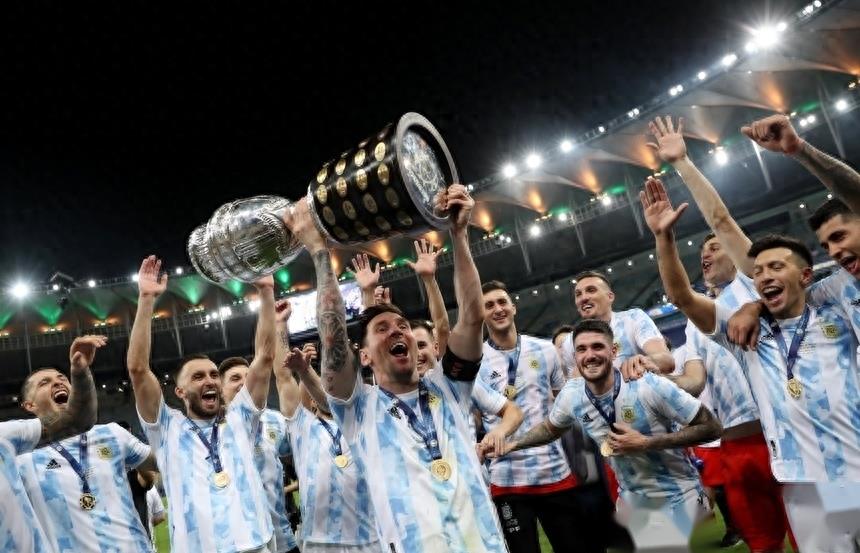 球场上的禁忌：戈麦斯的挑战与命运的交锋