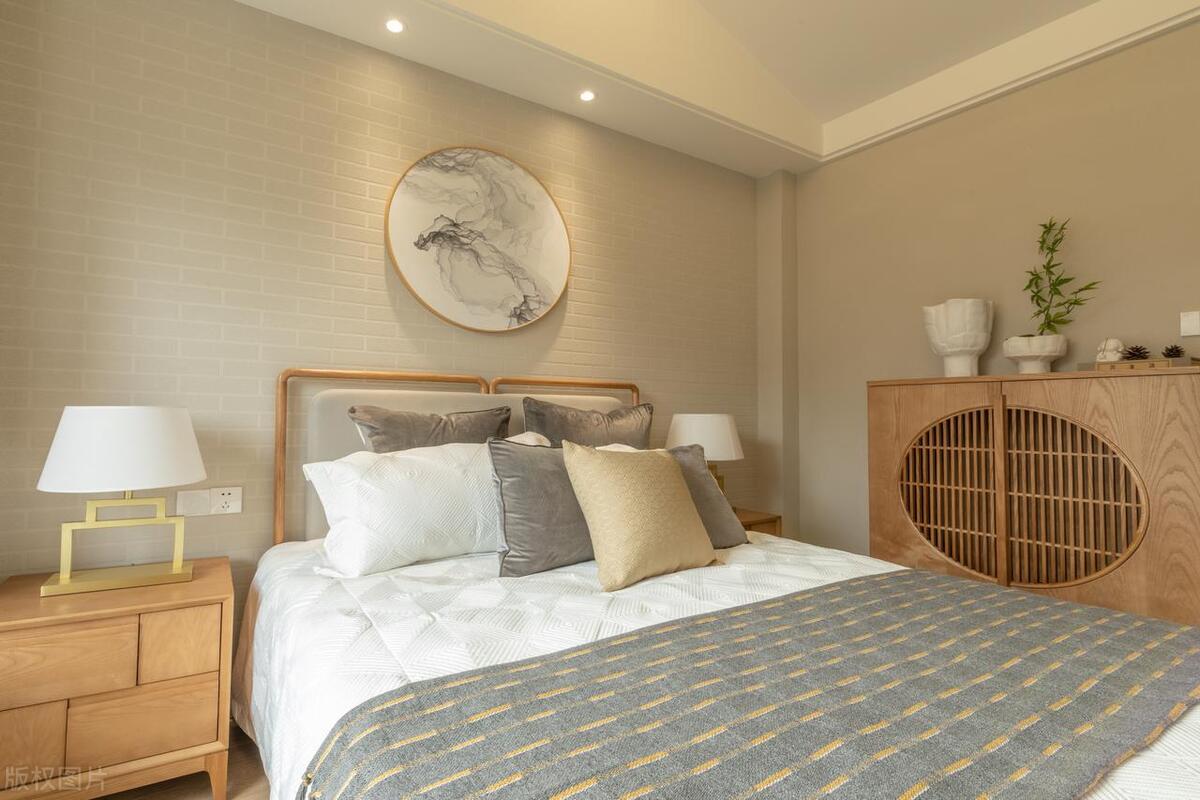 卧室床选2米长还是2.2米,卧室的床要选高的还是低的